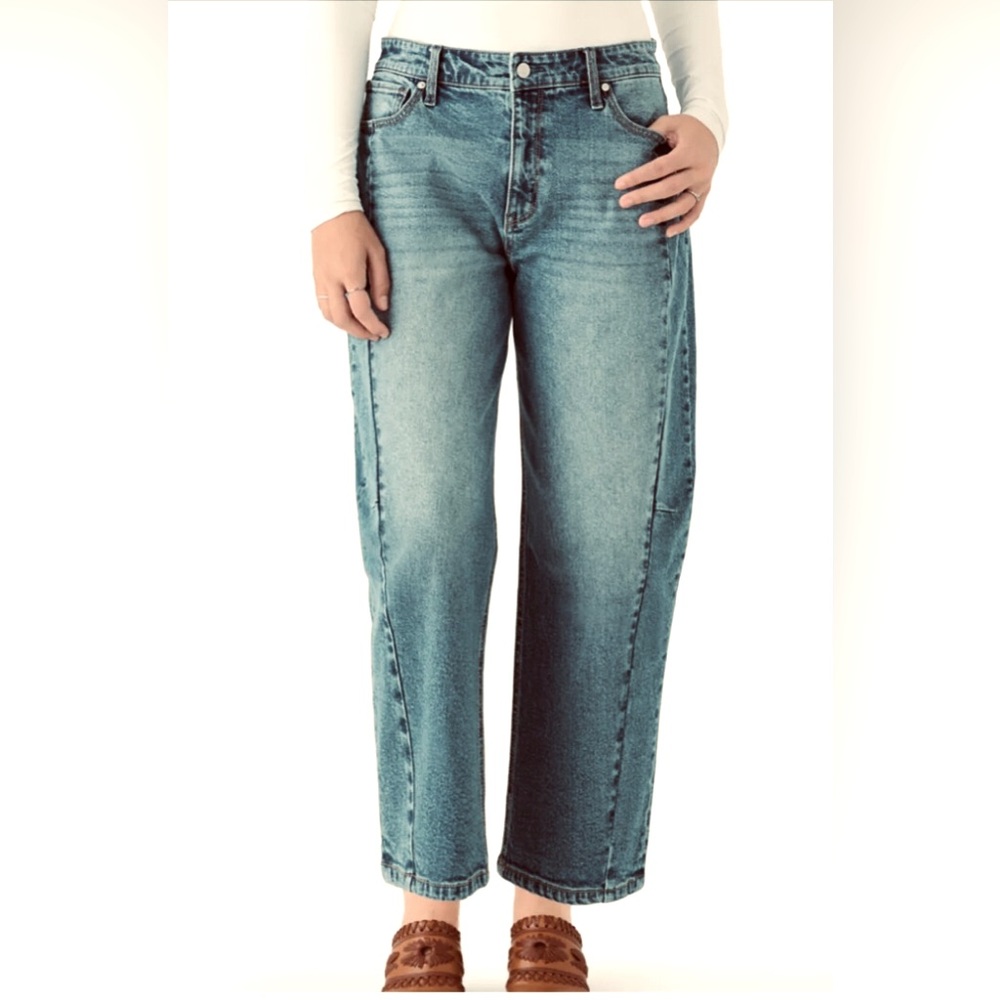 NWT Wondeful denim blue cropped barril jeans 16